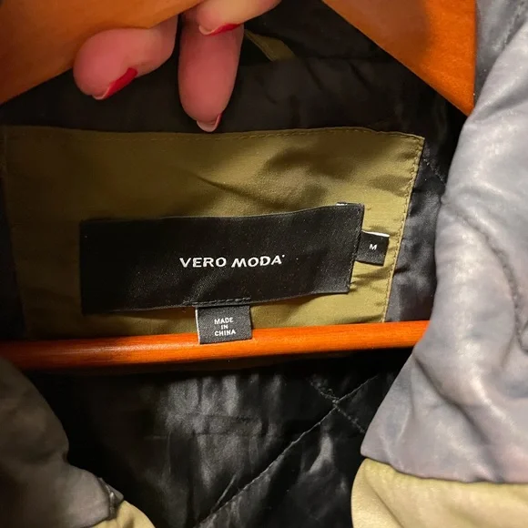 Vero Moda Olive Green Quilted Jacket - Picture 3 of 3